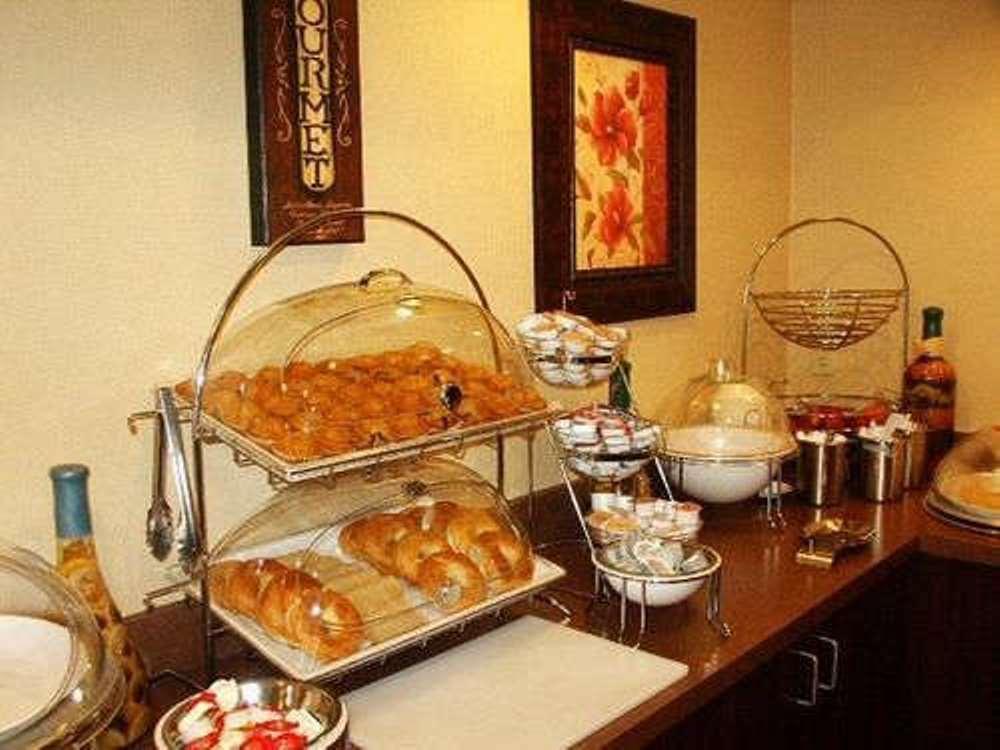 Quality Inn Holly Springs South Restaurant photo